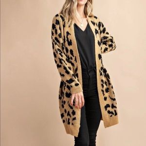 KORI WOMENS cheetah/leopard print sweater cardigan